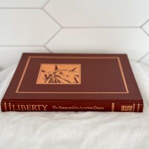 Coffee Table Book. Statue of Liberty